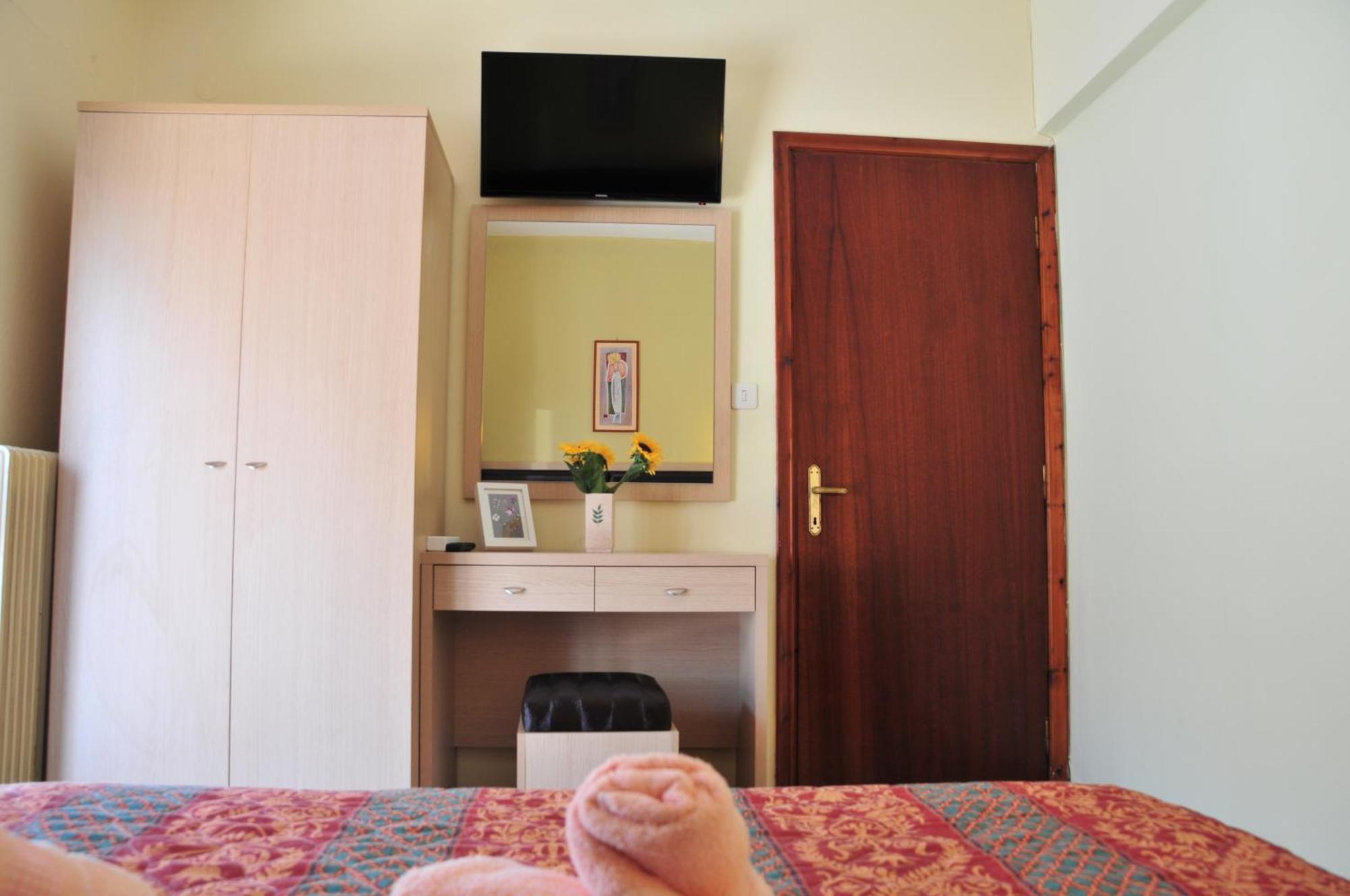 Dionisos Palms Apartments Paralia Dionisiou Exterior foto